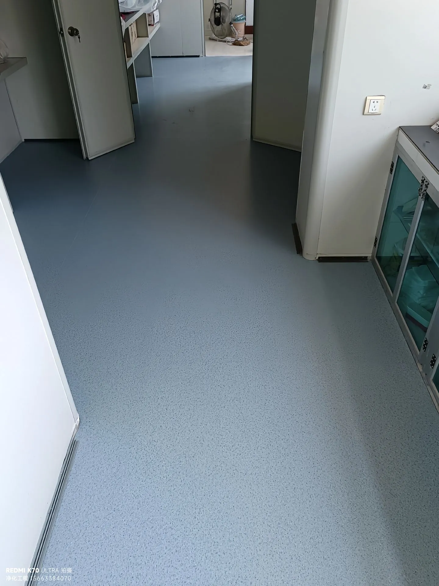 在厂房一角制作了200㎡的样板区