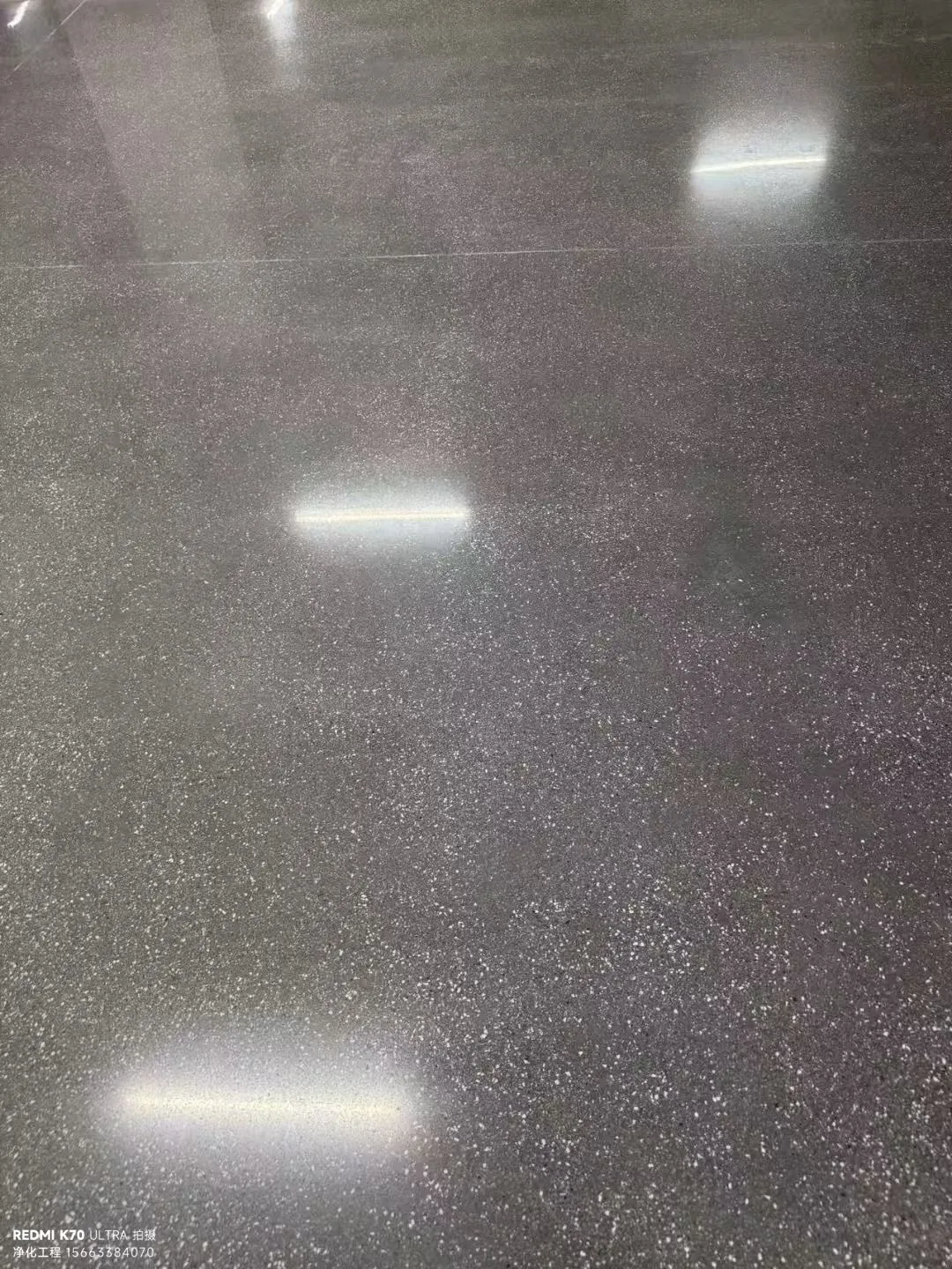 VOC释放量进一步降至35mg/m³。原因是地坪经过3个月的充分固化，挥发物更加稳定。