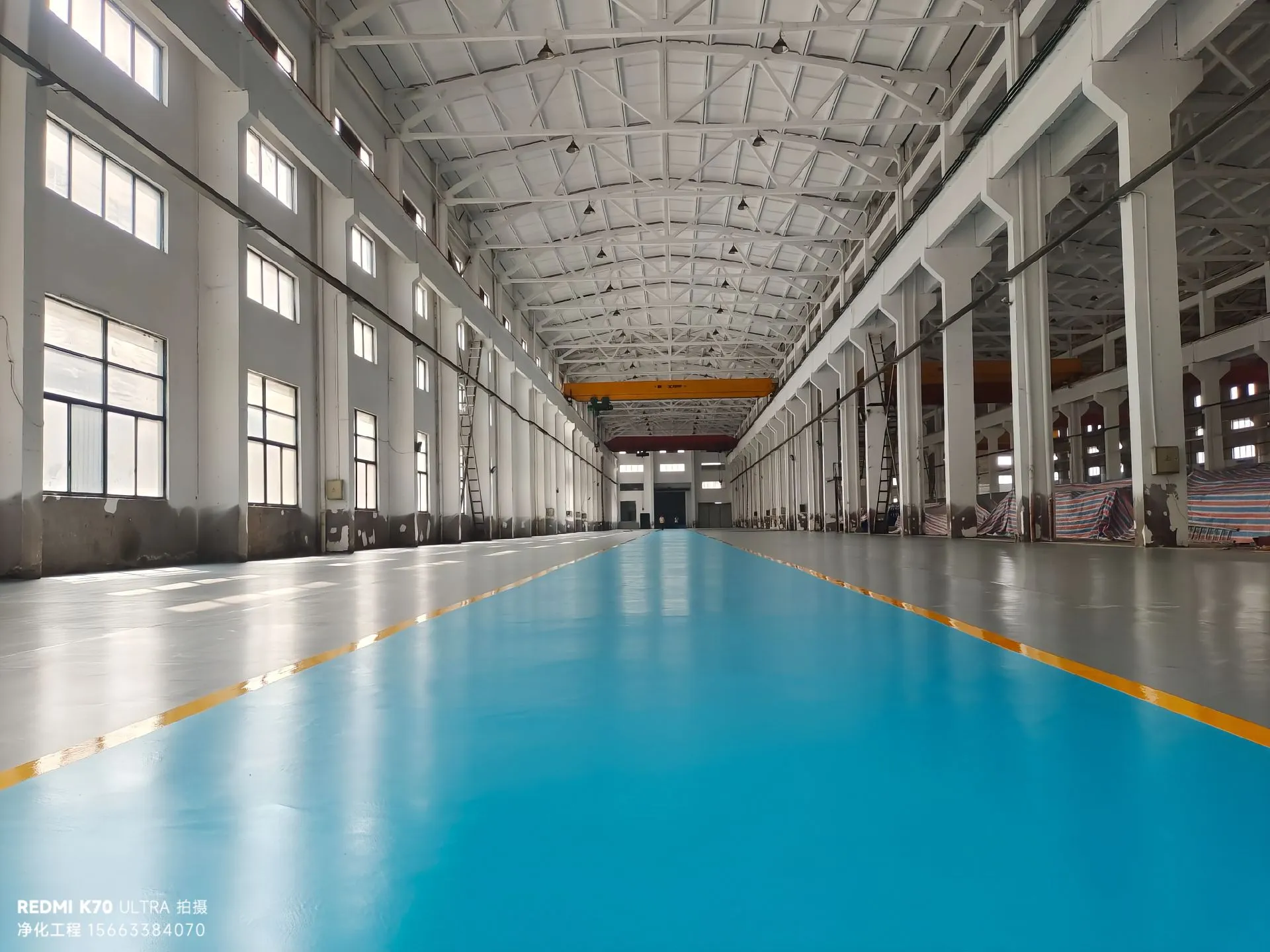 固化地坪材料符合GB/T 28038工业地坪标准，环保无污染，固化后无有害残留。