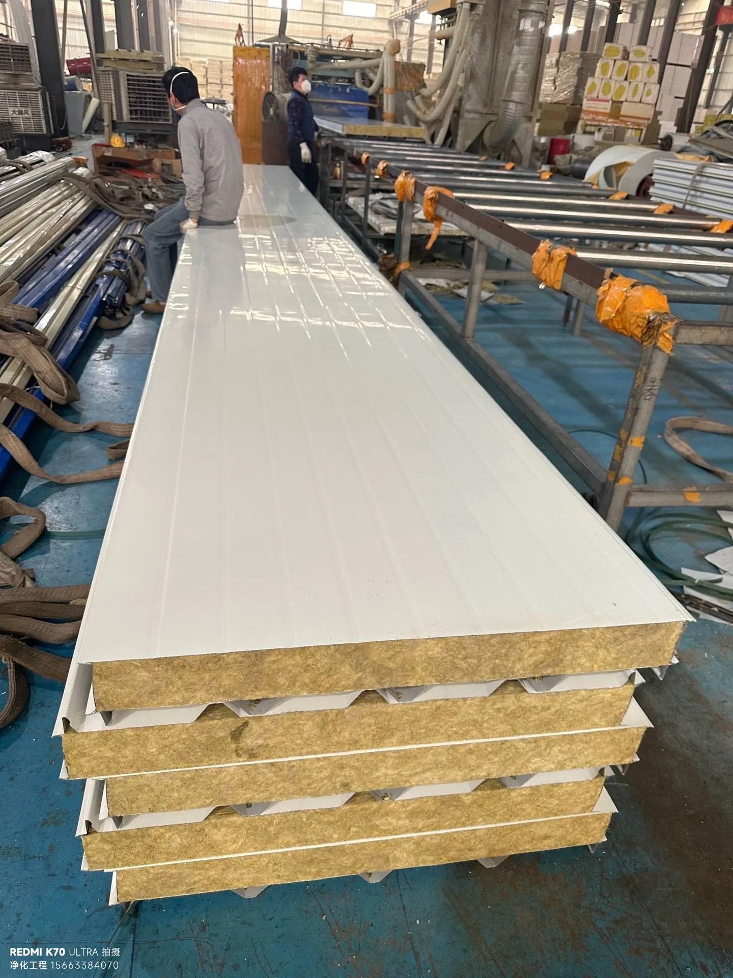 夹芯彩钢瓦（岩棉 - 泡沫- 聚氨酯芯）