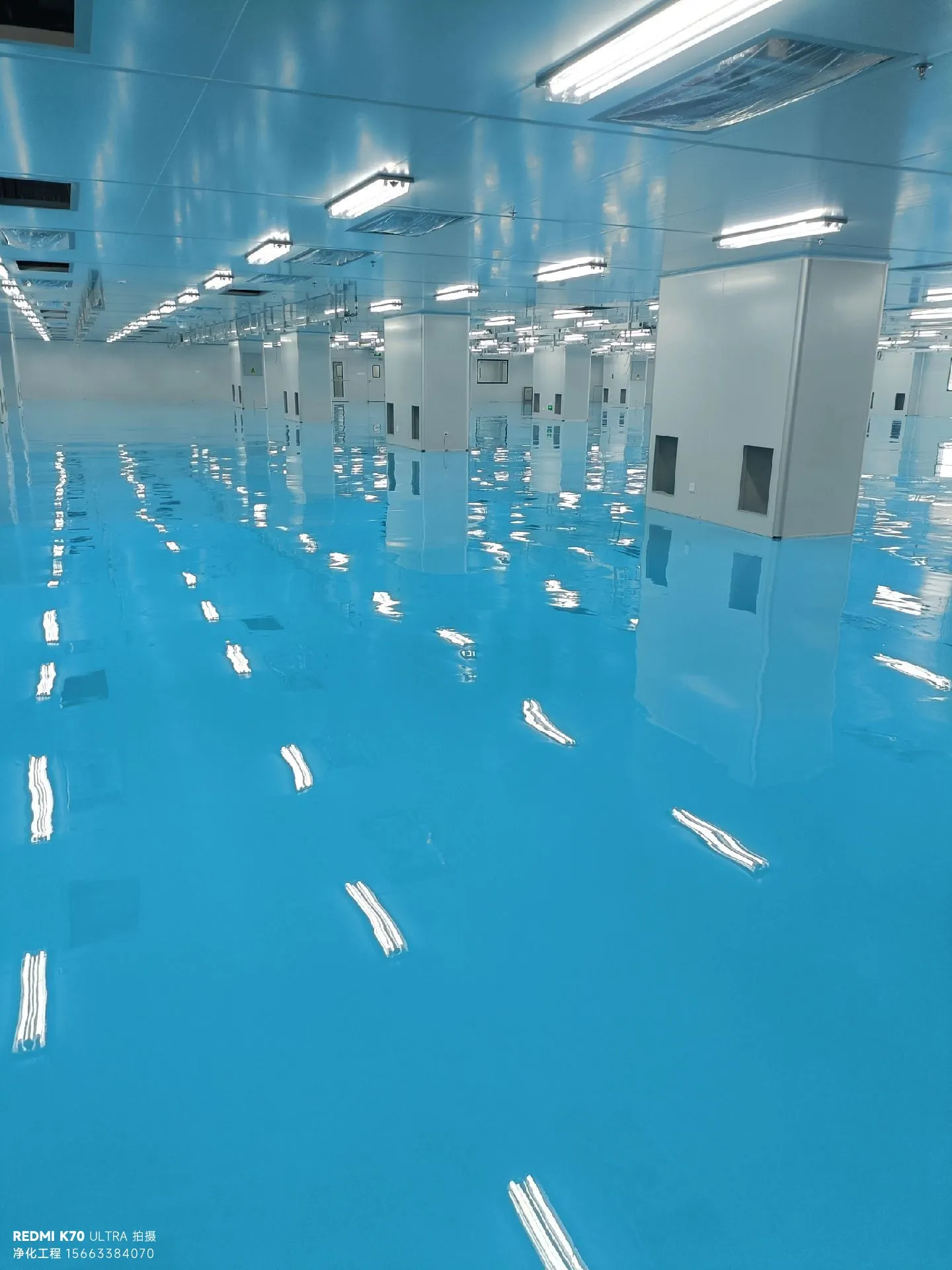 关键位置部署，含粒子计数器、温湿度传感器、静电监测点、压差传感器