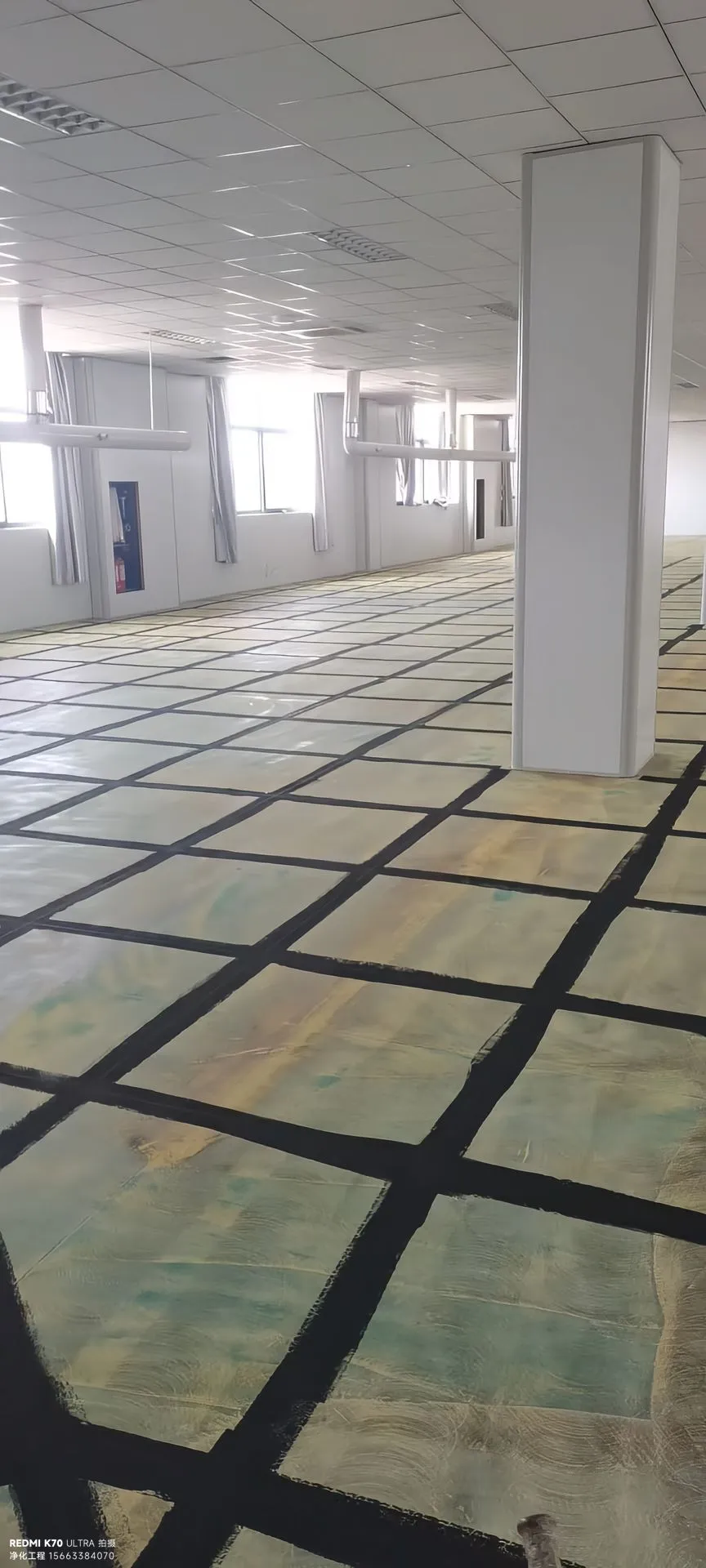 苏州工业园区半导体厂5000㎡改造:防静电新标地坪施工实景(现场版案例分享)