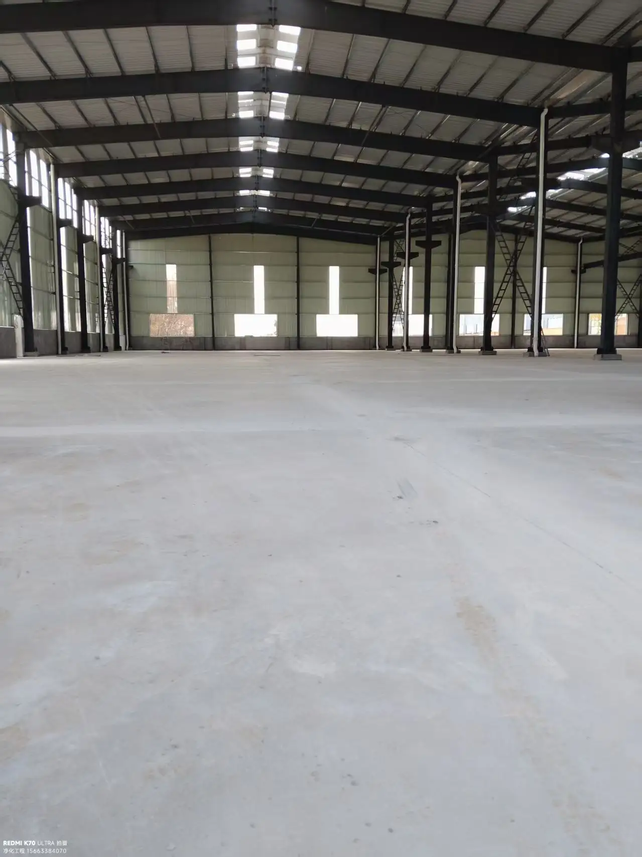 南京一家电子厂急着赶工期，决定在冬季继续施工