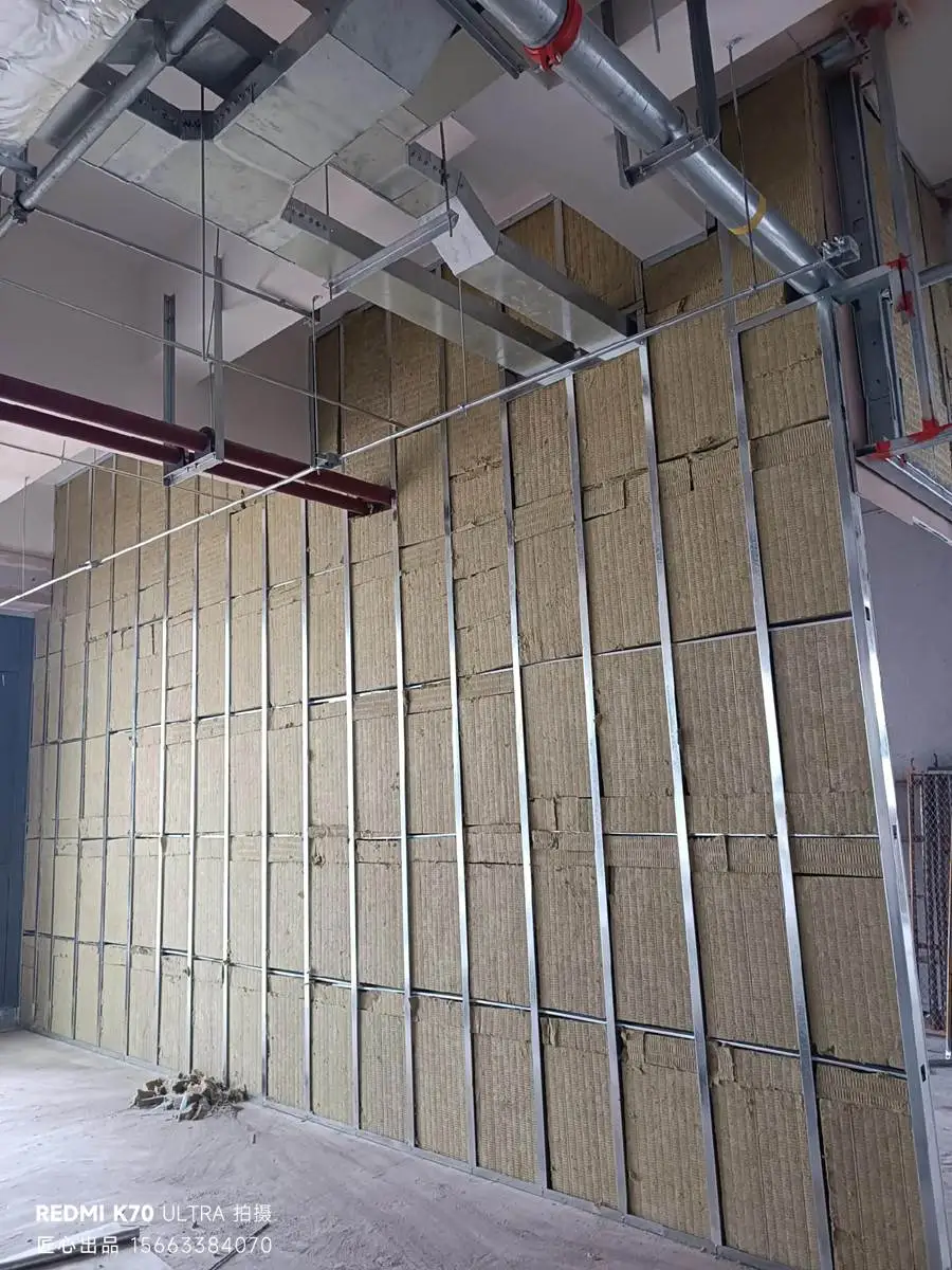 机械加工厂按照外墙100mm岩棉（降噪15dB）+屋顶100mm岩棉（降噪15dB）+机器隔音屏障（降噪10dB）