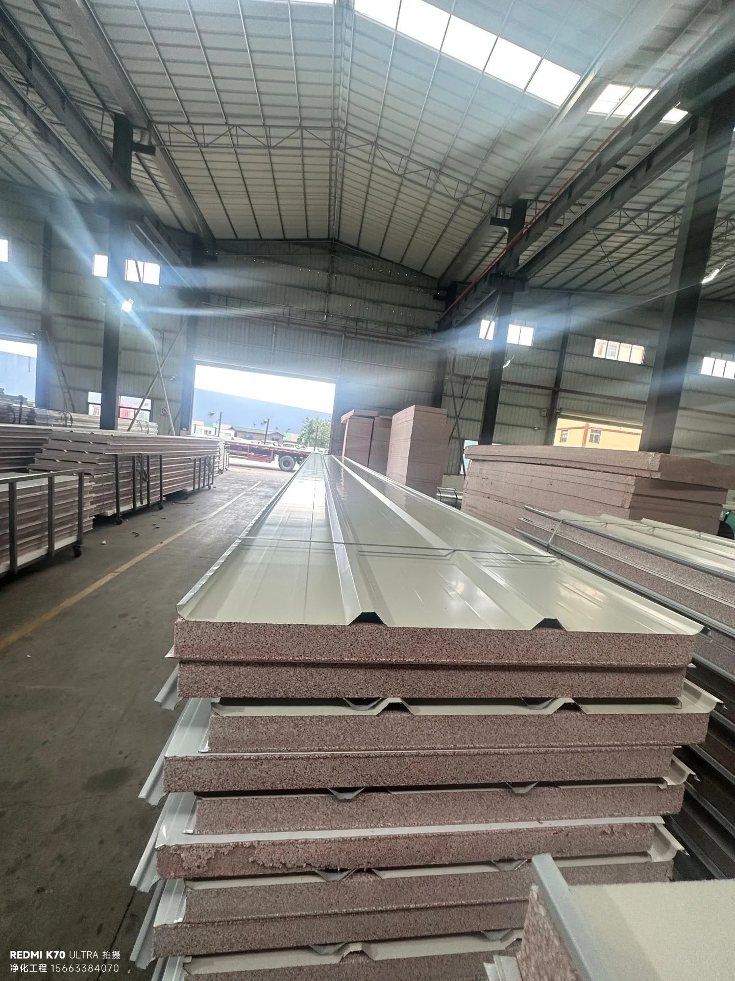 夹芯彩钢瓦（岩棉 - 泡沫- 聚氨酯芯）