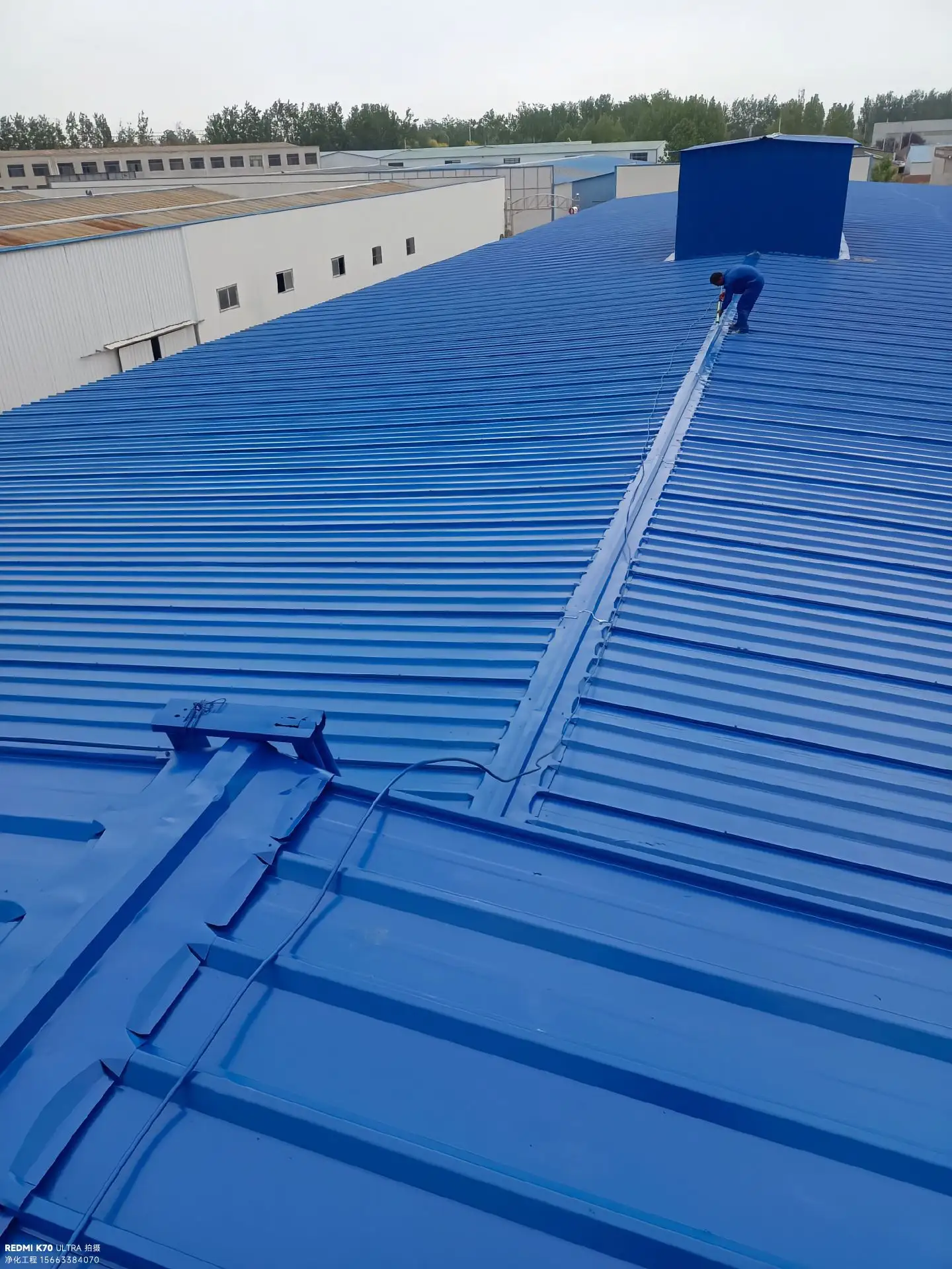 喷涂涂料的维修最容易，局部破损可直接补涂