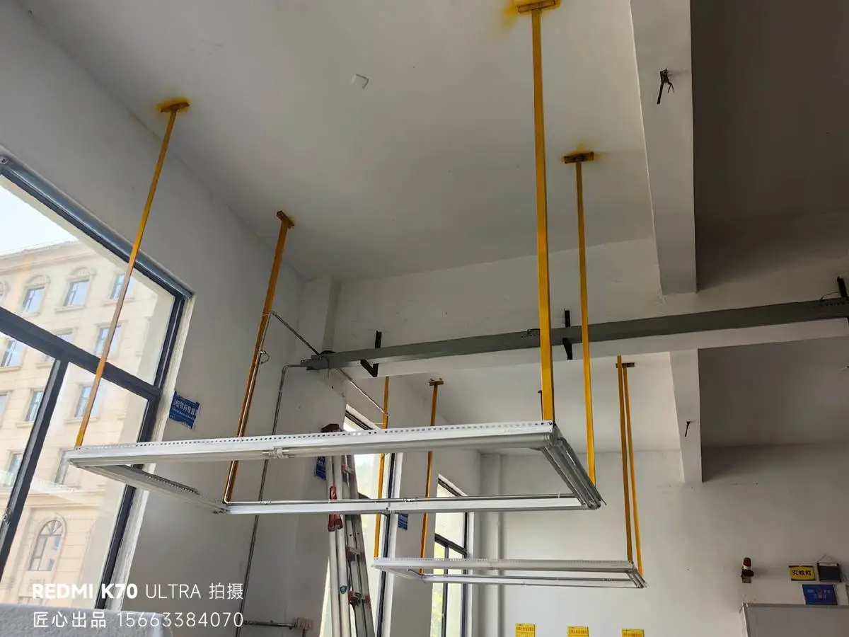 若现场无水无电或电力不稳定,需搭建临时配电、临时水路,费用虽不高,但常被漏算。 若现场无水无电或电力不稳定,需搭建临时配电、临时水路,费用虽不高,但常被漏算。