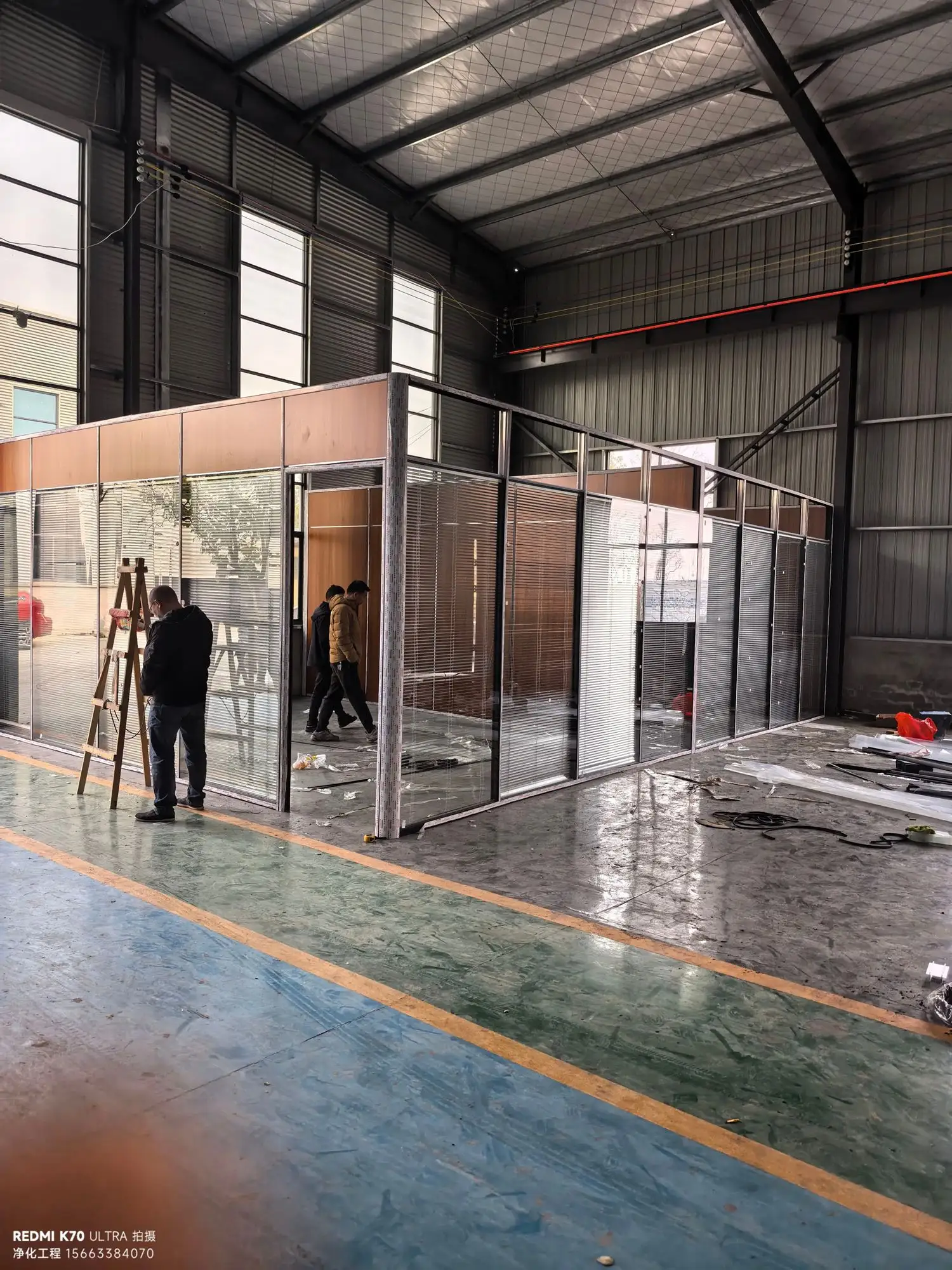 钢结构临时办公室（活动板房类）以其快速搭建、高强度和可重复使用的特点，成为项目决策者、项目经理与采购人员的理想选择。