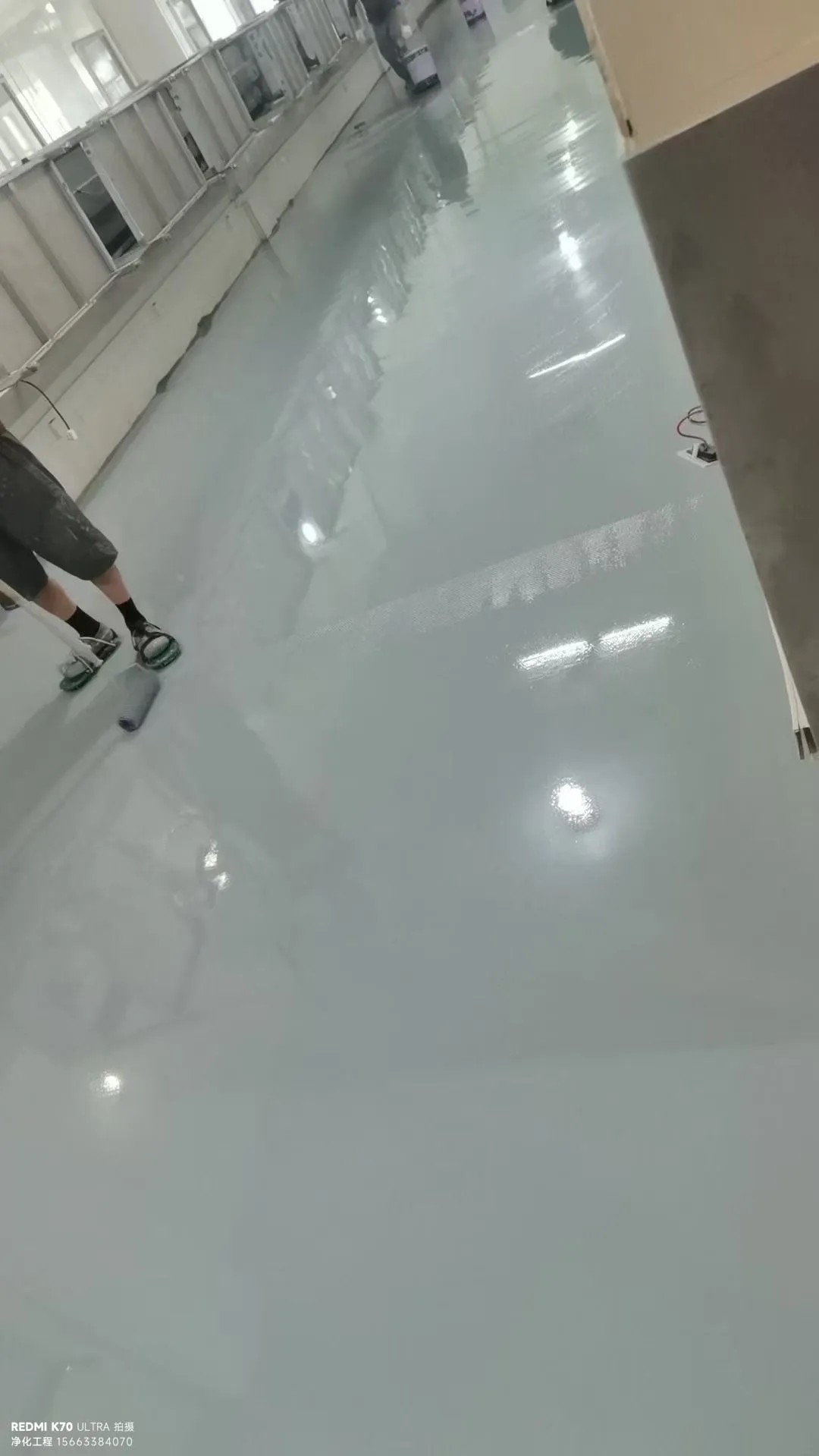 样板制作 — 在厂房角落做了一个50㎡的样板区，让厂方看到最终效果